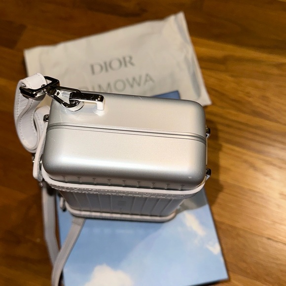 Christian Dior x Rimowa - Amenity Kit - Aluminum - Personal Utility Case Silver - Picture 8 of 16